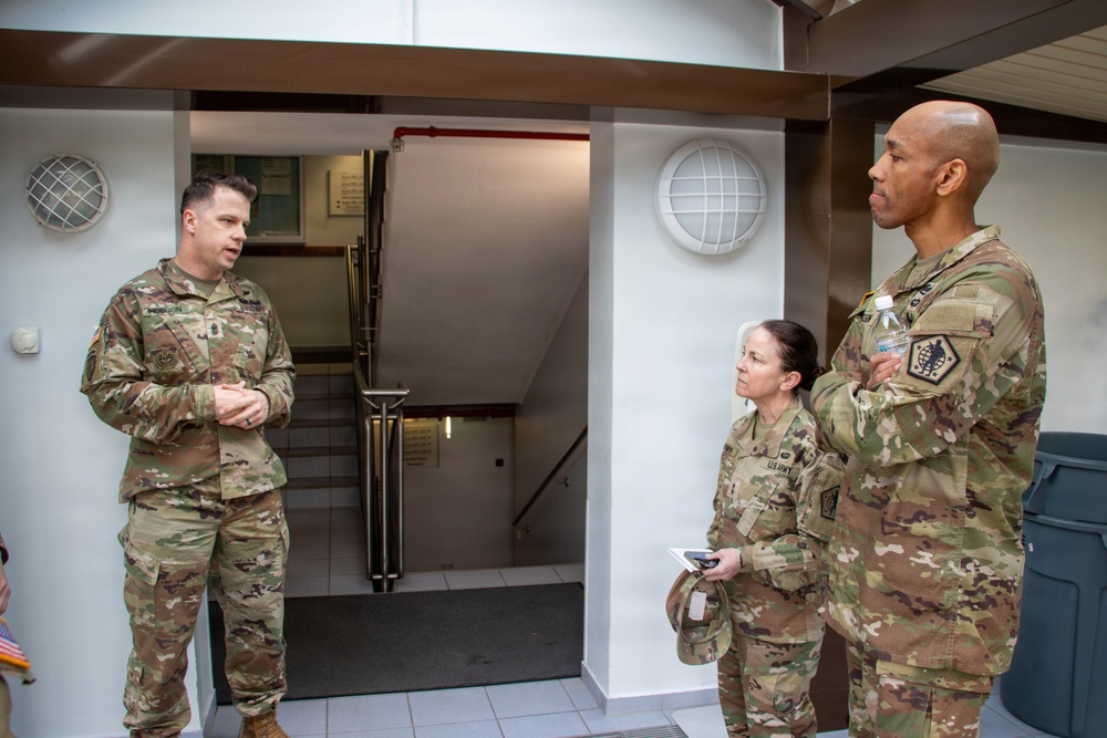 HRC leadership visits LRMC