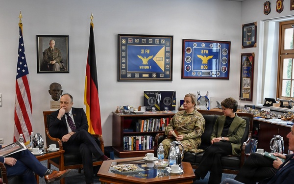 Marshall Center Welcomes Consul General of Ukraine