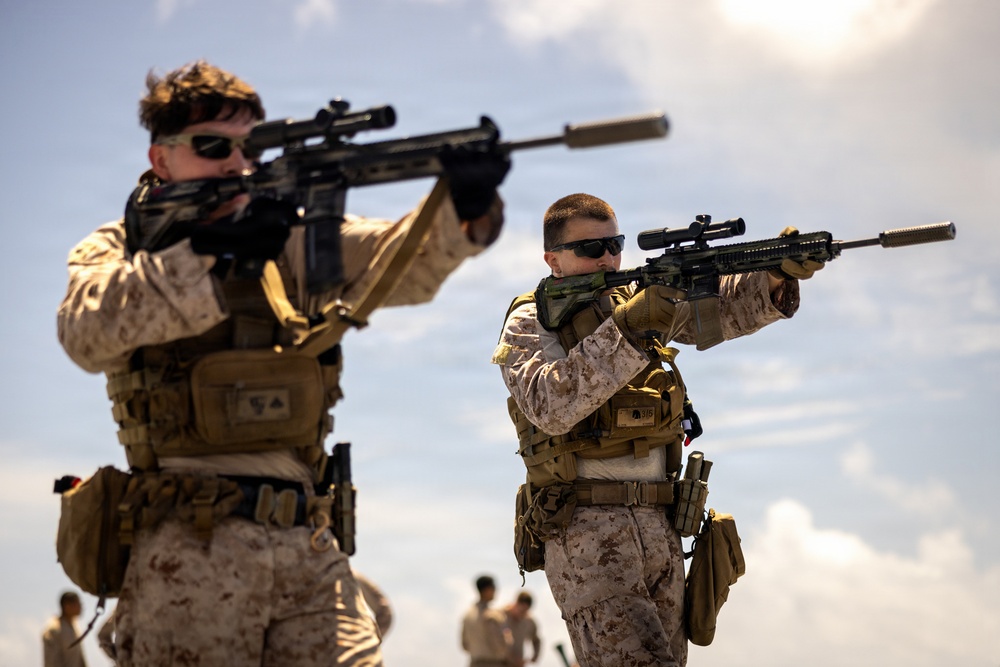 11th MEU Marines Conduct Weapons Manipulation and Patrolling Tactics Training Aboard USS Comstock