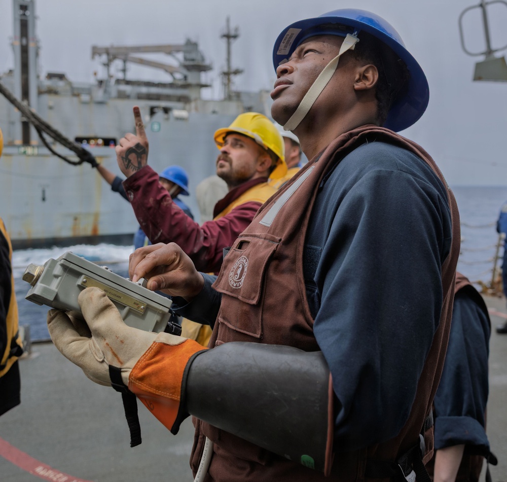 Replenishment-at-Sea aboard USS Gonzalez (DDG 66)
