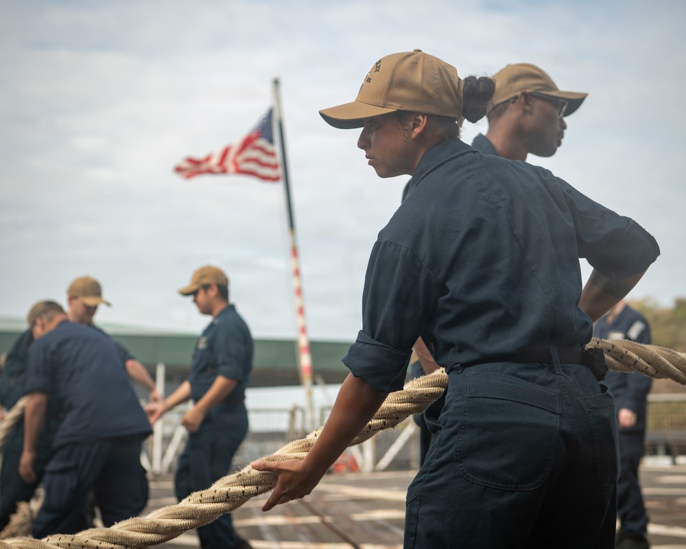 USS Gridley Departs Panama City