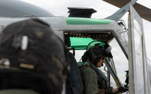 HMLA-369 participates in simulated air assault