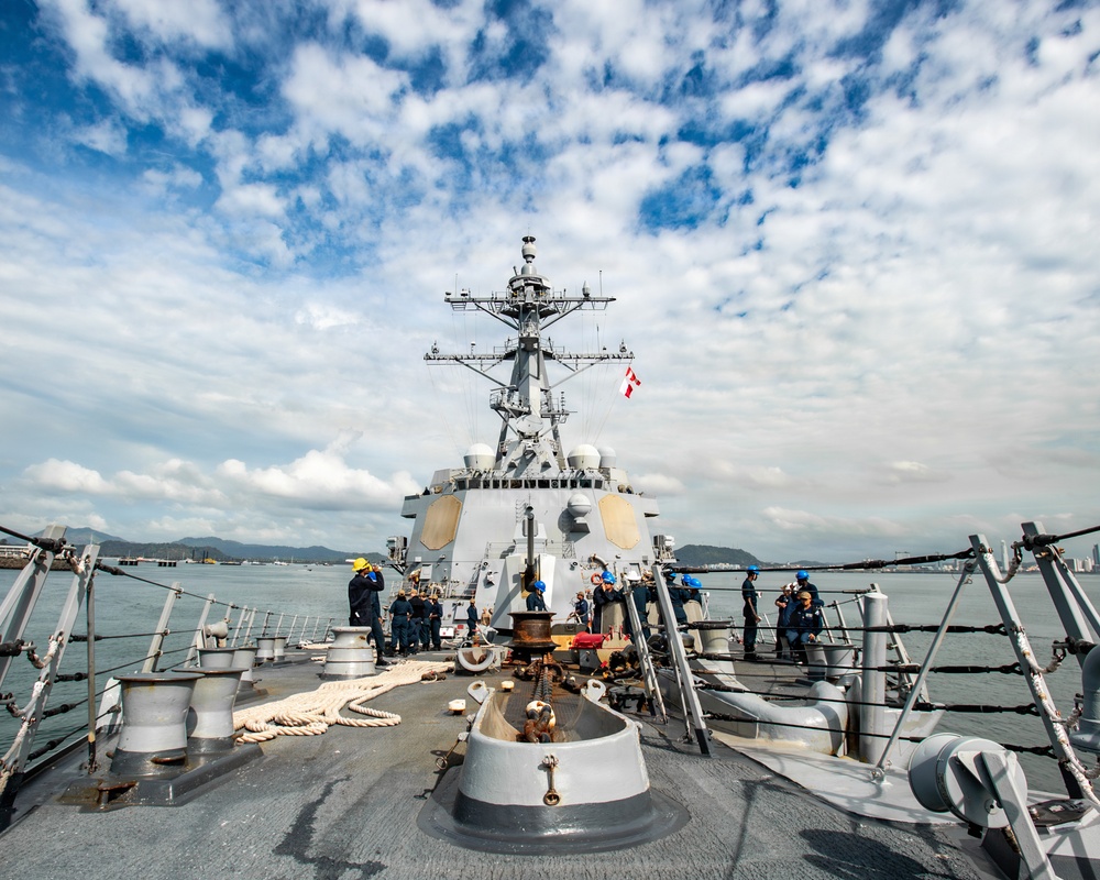 USS Gridley Departs Panama City