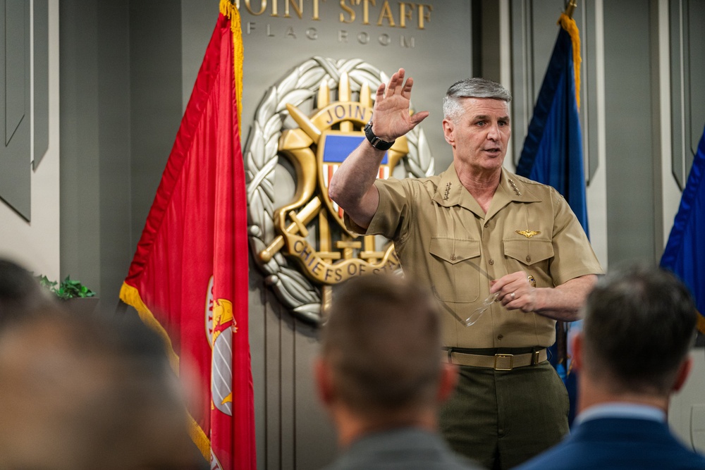 VCJCS addresses USAWC Class of 2026