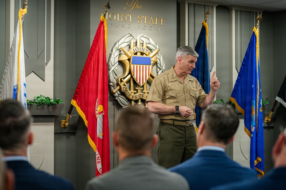 VCJCS addresses USAWC Class of 2026