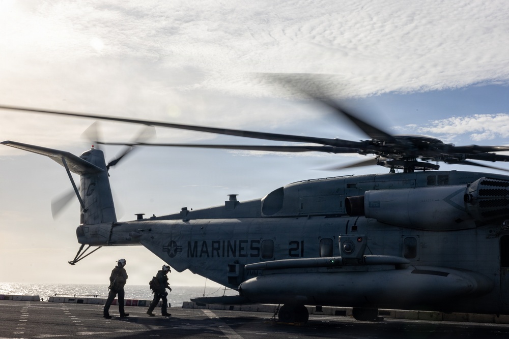 22nd MEU (SOC) | VMM-263 (REIN) CH-53E Flight Operations Aboard USS San Antonio