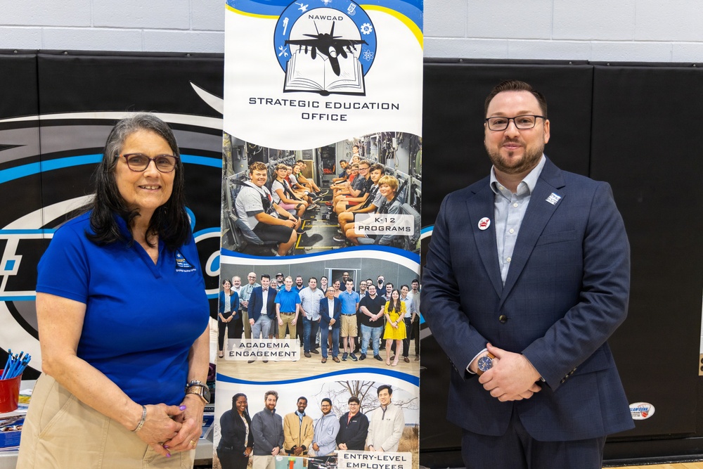 Carderock and NAWCAD Inspire Future Innovators at Calvert County MESA Day