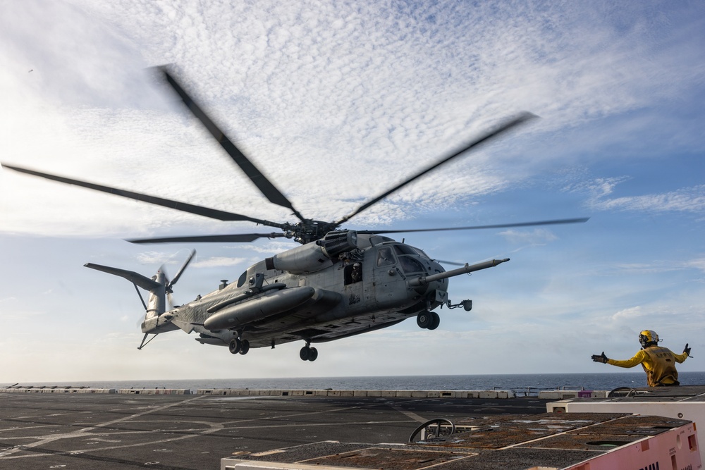22nd MEU (SOC) | VMM-263 (REIN) CH-53E Flight Operations Aboard USS San Antonio