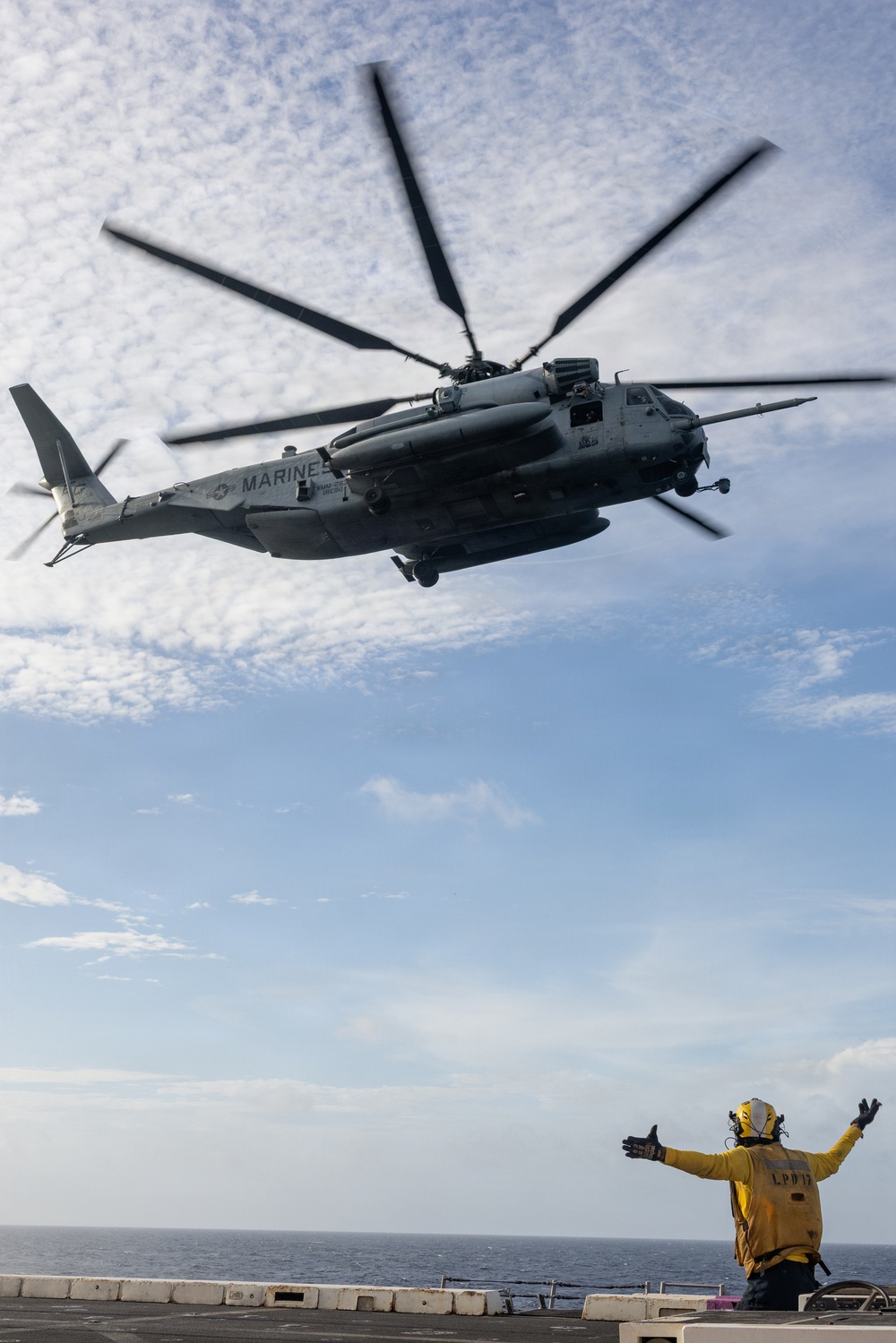 22nd MEU (SOC) | VMM-263 (REIN) CH-53E Flight Operations Aboard USS San Antonio