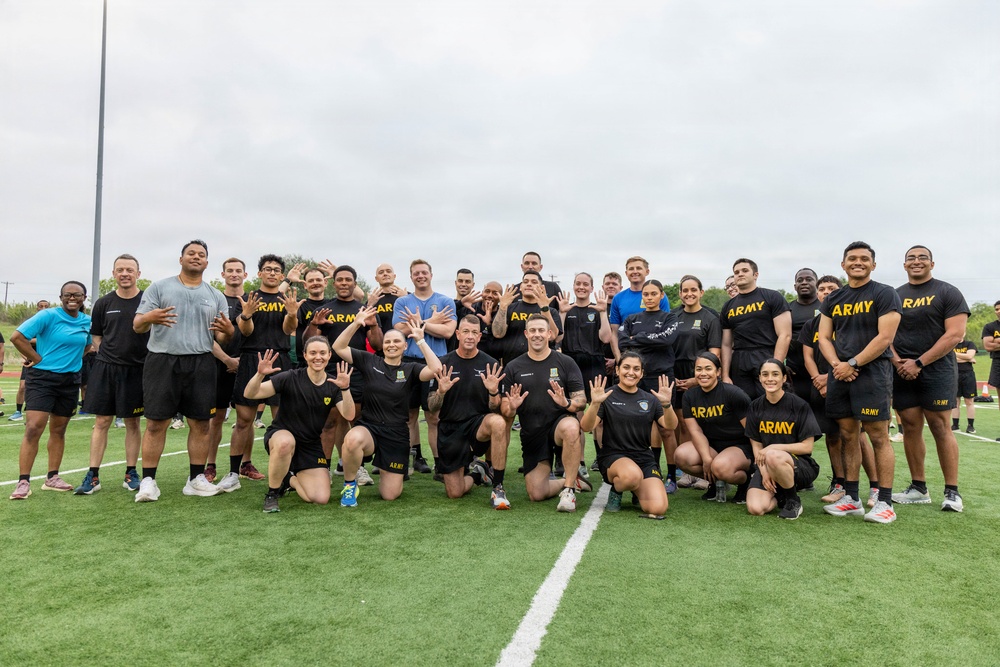 Military intelligence soldiers participate in MI Week