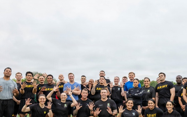 Military intelligence soldiers participate in MI Week