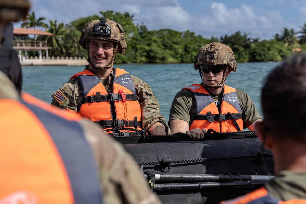 Army Security Cooperation Group–South train on Rigid Inflatable Boats in Panama