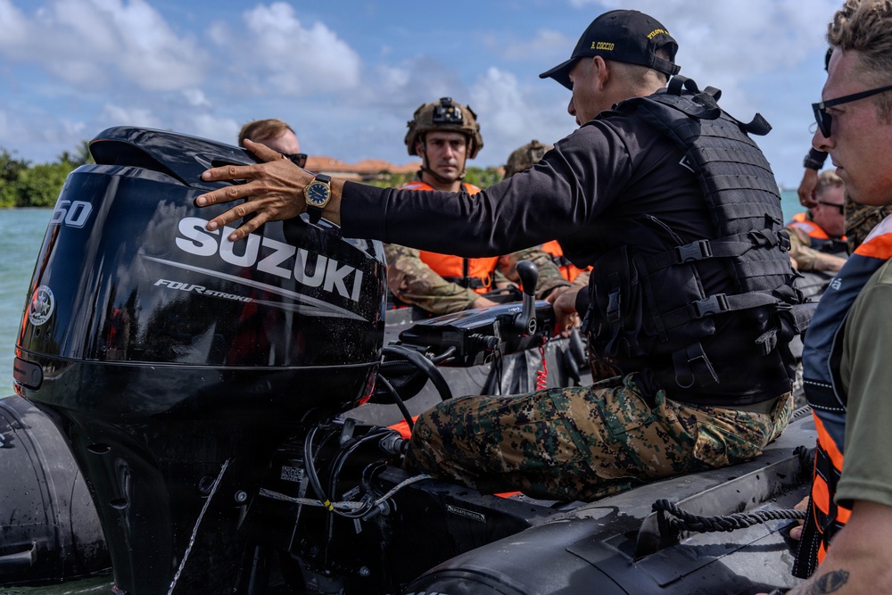 Army Security Cooperation Group–South train on Rigid Inflatable Boats in Panama
