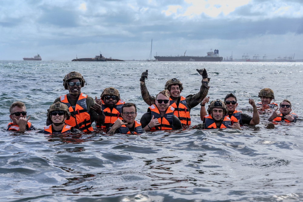 Army Security Cooperation Group–South train on Rigid Inflatable Boats in Panama