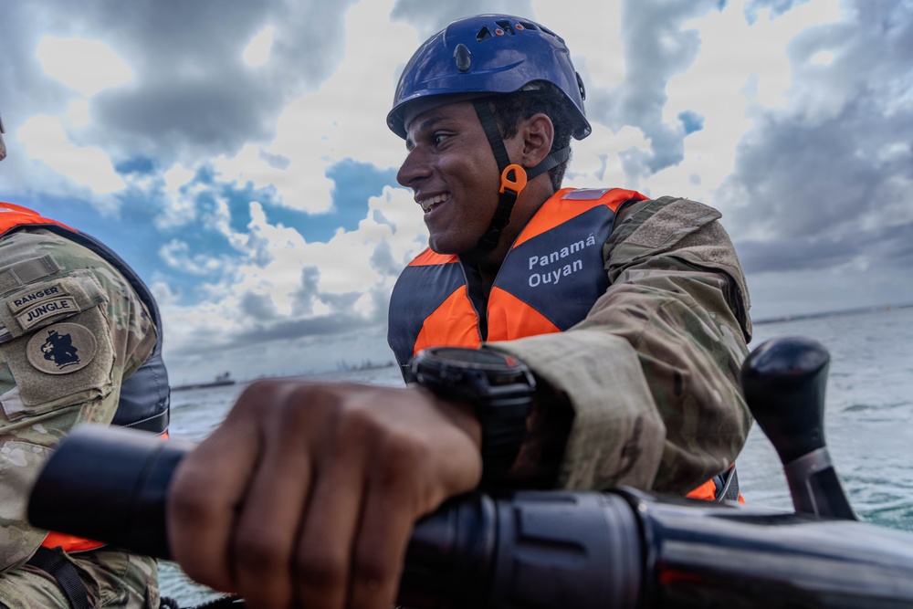 Army Security Cooperation Group–South train on Rigid Inflatable Boats in Panama