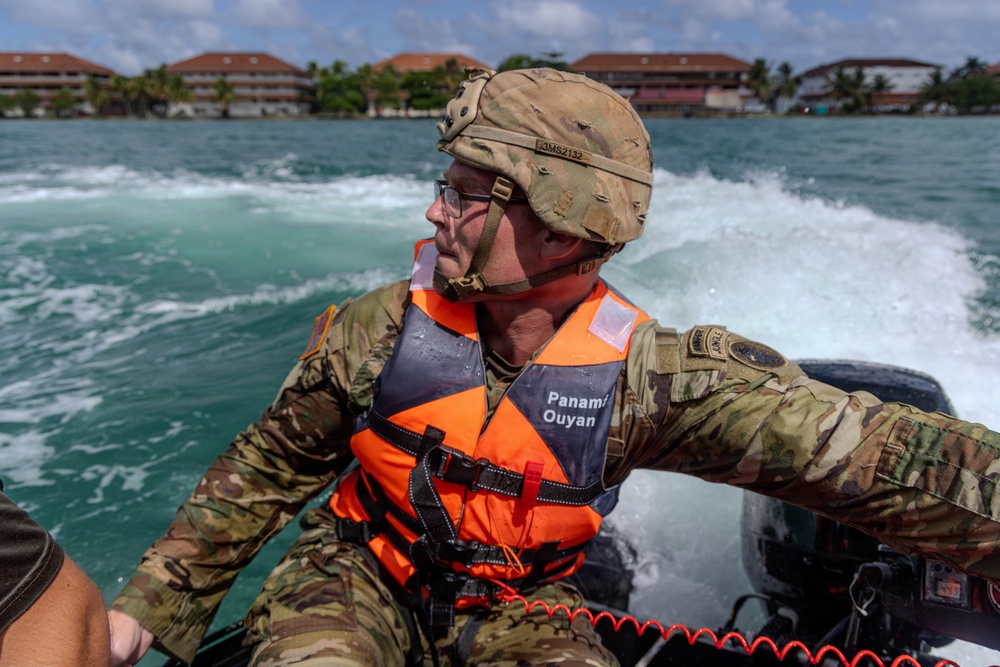 Army Security Cooperation Group–South train on Rigid Inflatable Boats in Panama