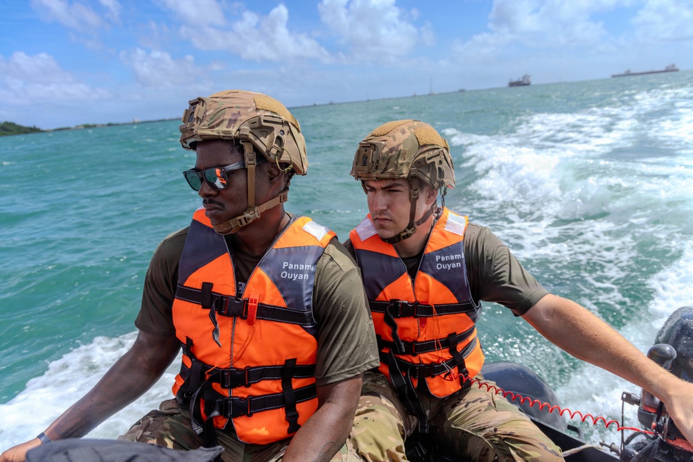 Army Security Cooperation Group–South train on Rigid Inflatable Boats in Panama
