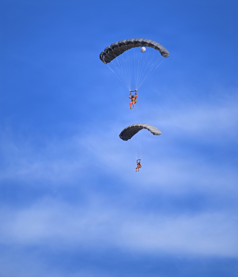 Military Free Fall Students Train at Proving Ground