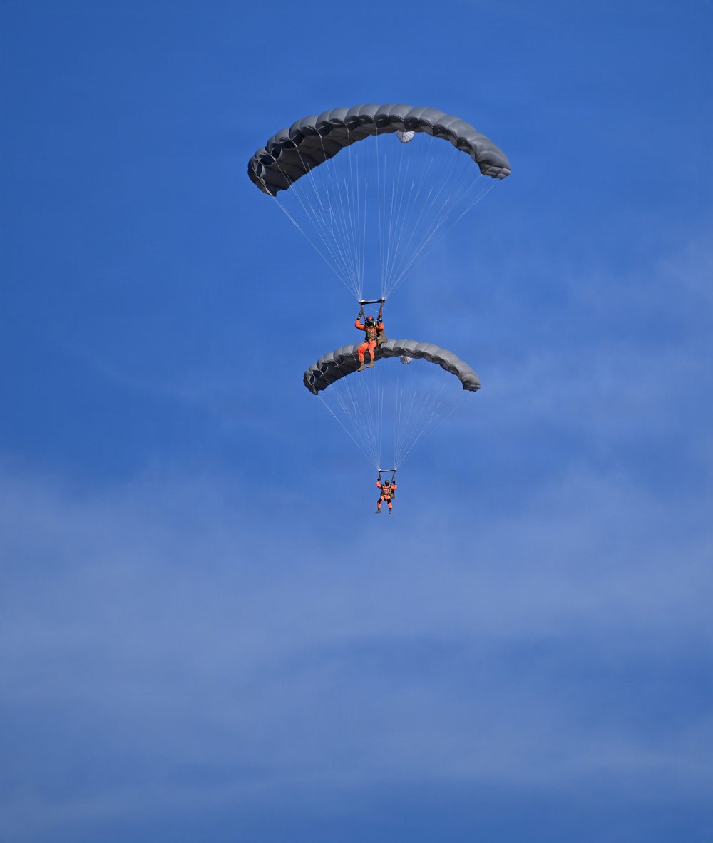 Military Free Fall Students Train at Proving Ground