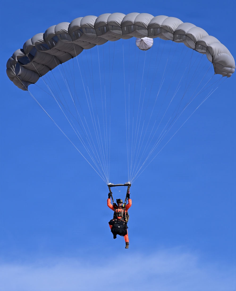 Military Free Fall Students Train at Proving Ground