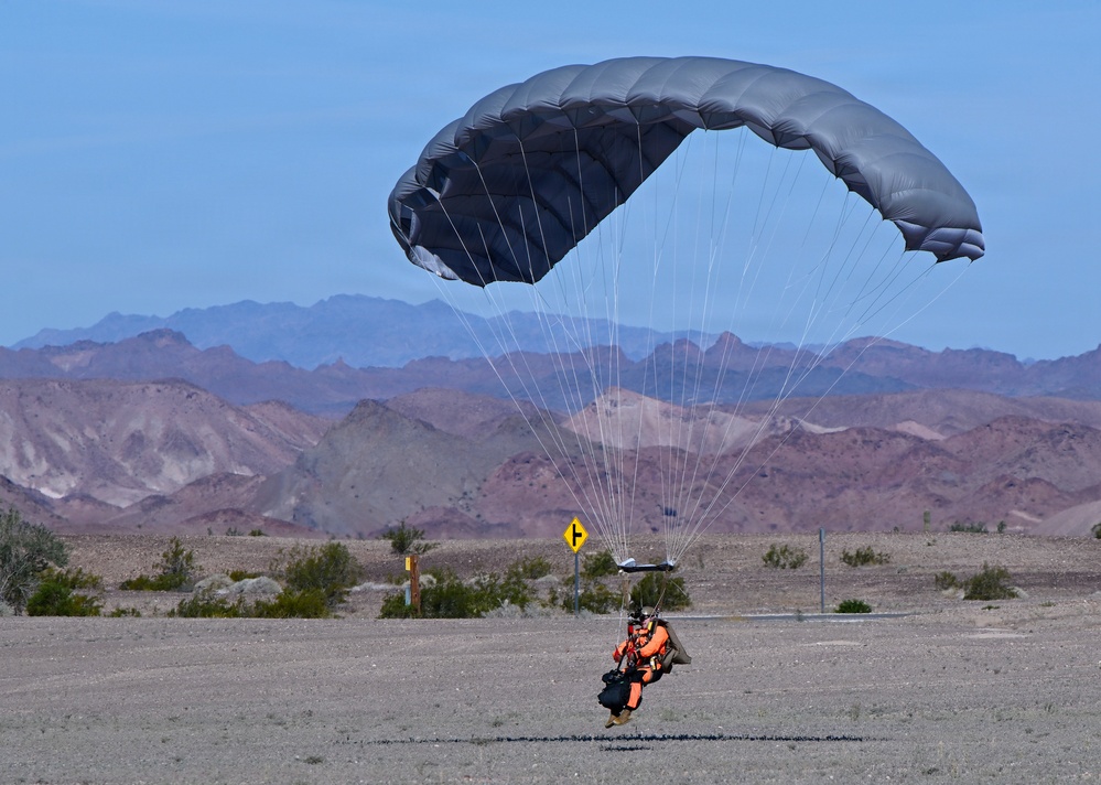 Military Free Fall Students Train at Proving Ground