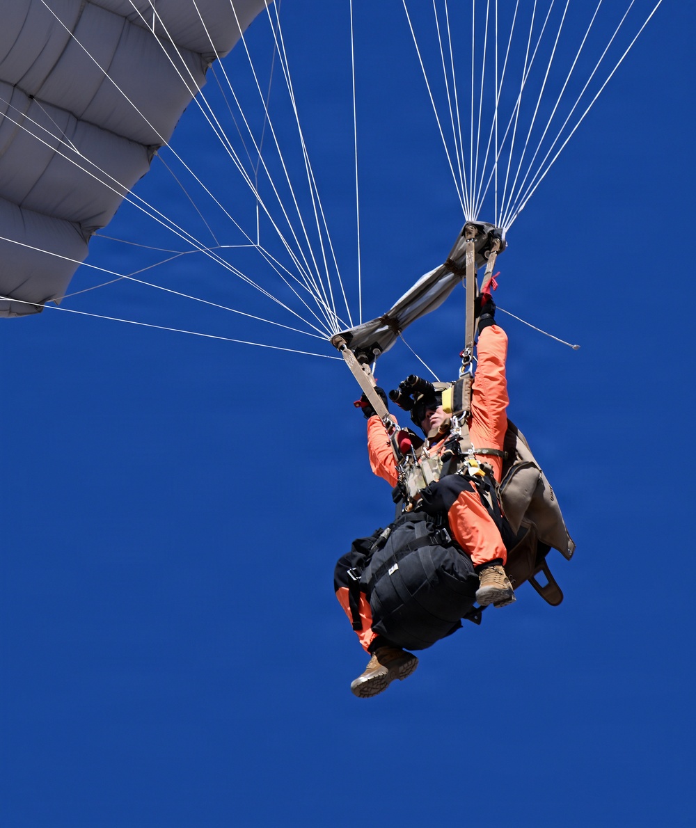 Military Free Fall Students Train at Proving Ground