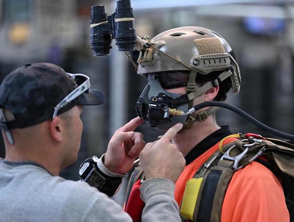 Military Free Fall Students Train at Proving Ground