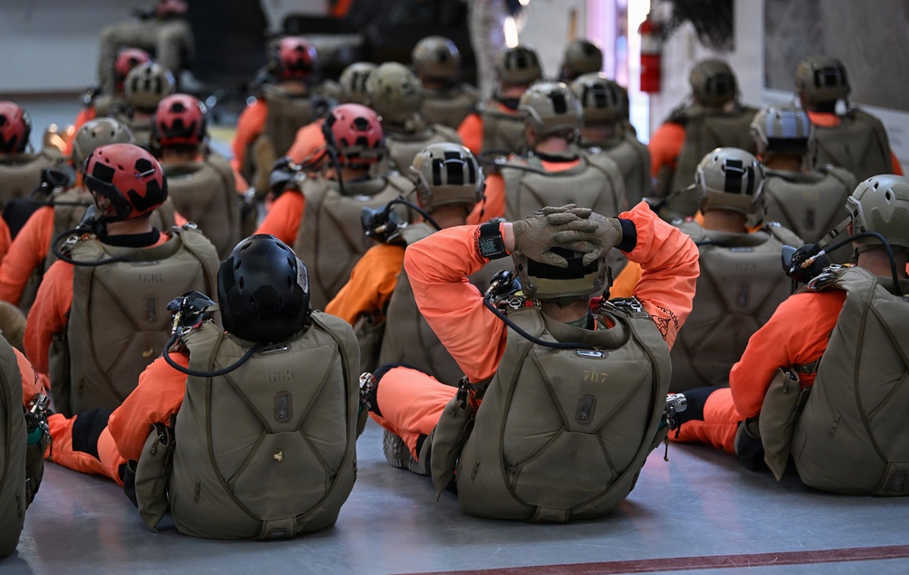 Military Free Fall Students Train at Proving Ground