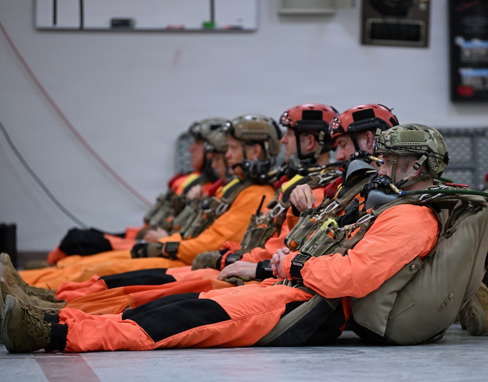 Military Free Fall Students Train at Proving Ground