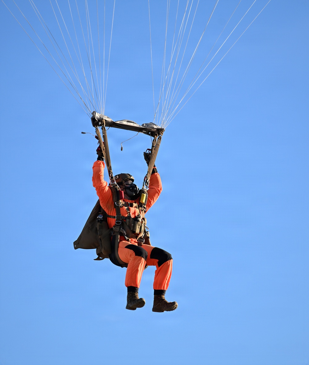 Military Free Fall Students Train at Proving Ground