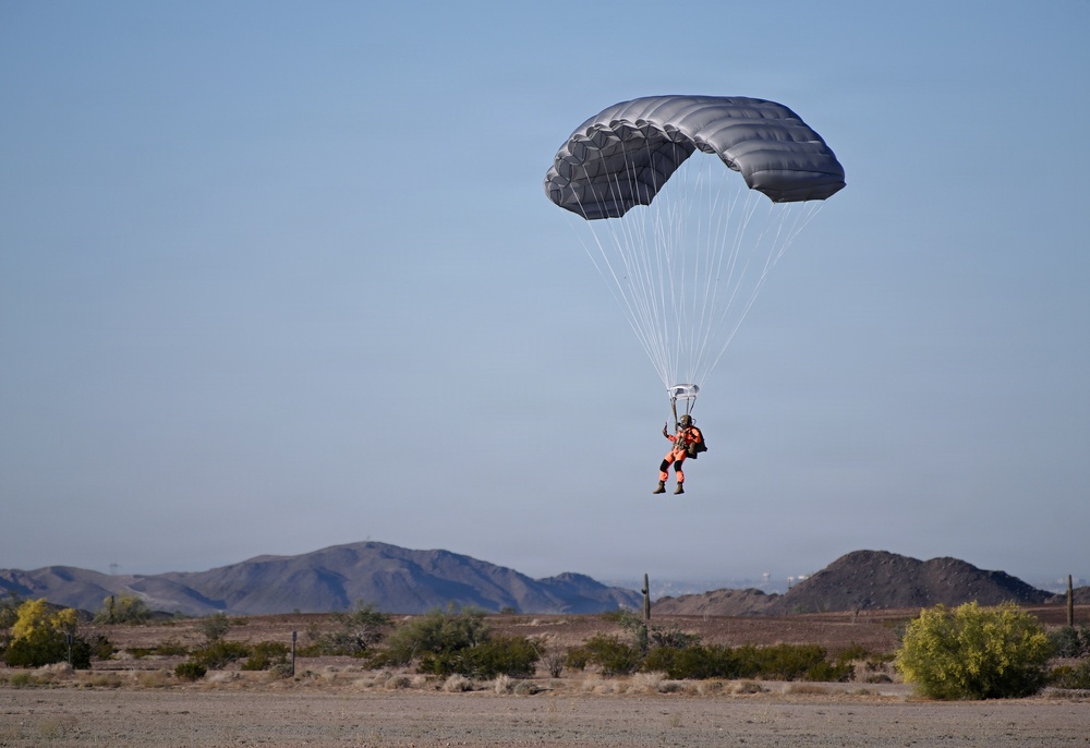 Military Free Fall Students Train at Proving Ground