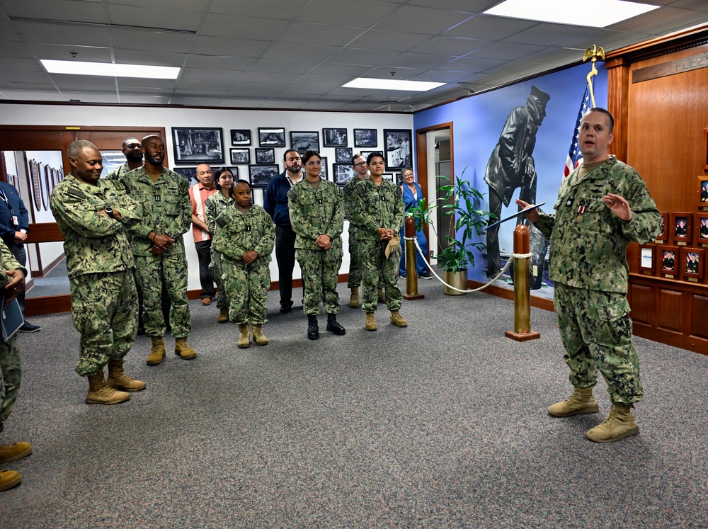 Cmdr. Lorge ends NAVSUP FLC Jacksonville tour