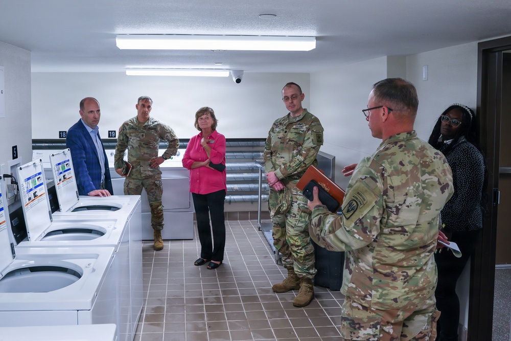 Gillis visit highlights Fort Polk’s push for barracks modernization, quality of life, energy resilience