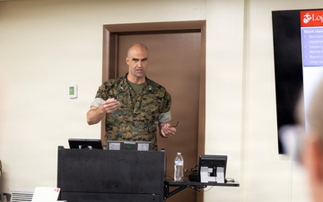 2nd MLG Leaders Visit Blount Island to Examine Prepositioning, Logistics Integration