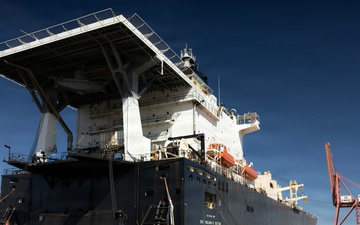 2nd MLG Leaders Visit Blount Island to Examine Prepositioning, Logistics Integration