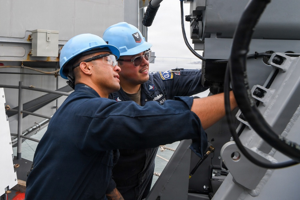 USS Carl Vinson (CVN 70) conducts routine operations