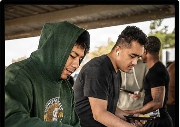 1AD Band Performs for Blackhawk Troopers