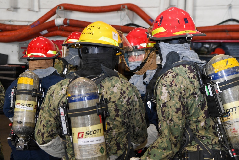 USS Carl Vinson (CVN 70) conducts routine operations