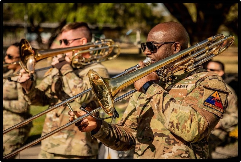 1AD Band Performs for Blackhawk Troopers
