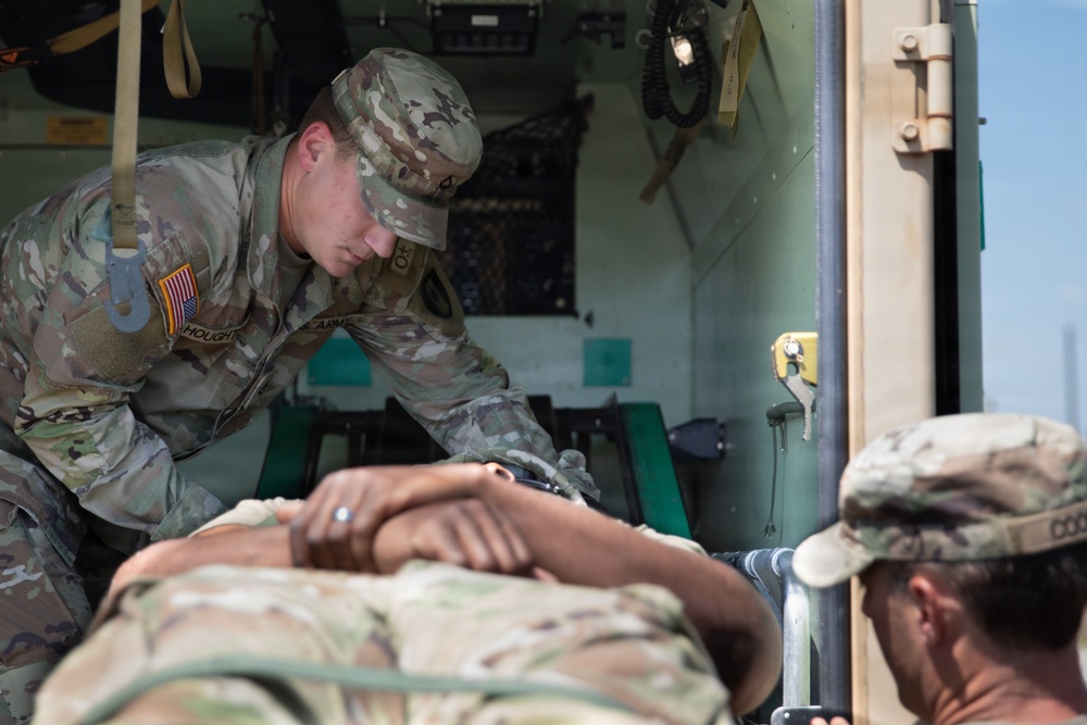525th Expeditionary Military Intelligence Brigade conduct CASEVAC training