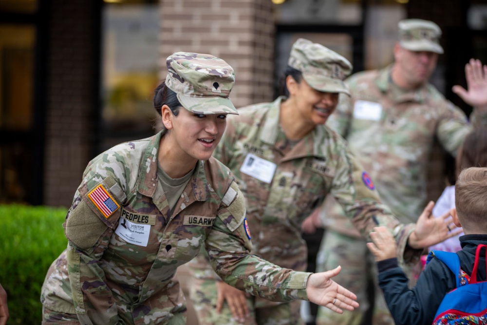 13th ACSC Soldiers Support Purple Up Day at Lakewood Elementary School