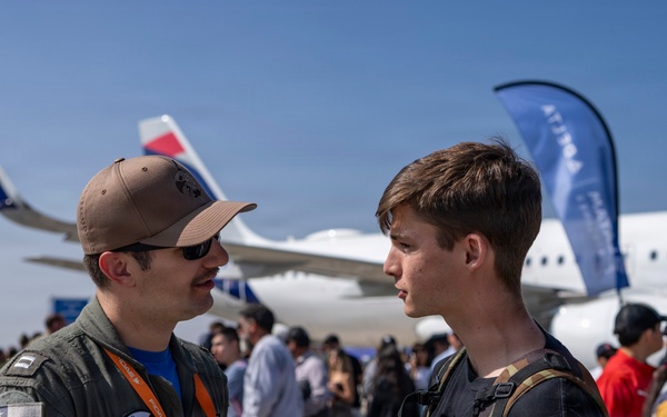U.S. Navy P-8 strengthens regional ties at Chile’s international air show