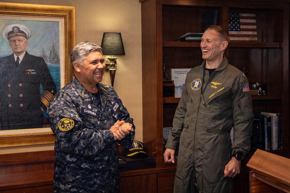 Chilean Delegation Visits USS Nimitz