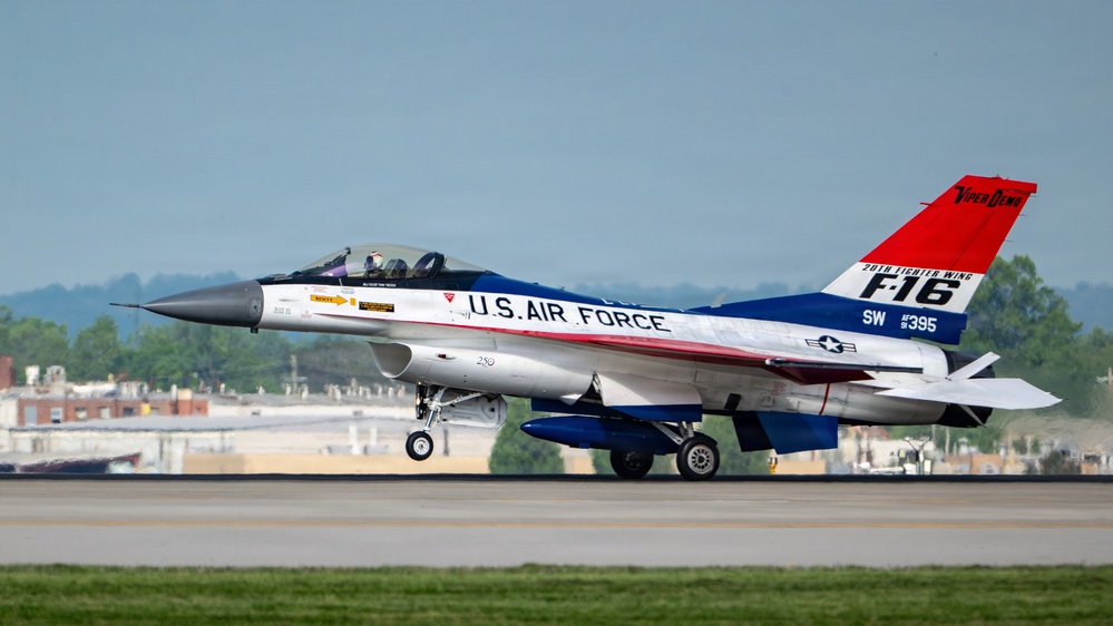 Military aircraft arrive at Kentucky Air Guard Base for Thunder Over Louisville air show