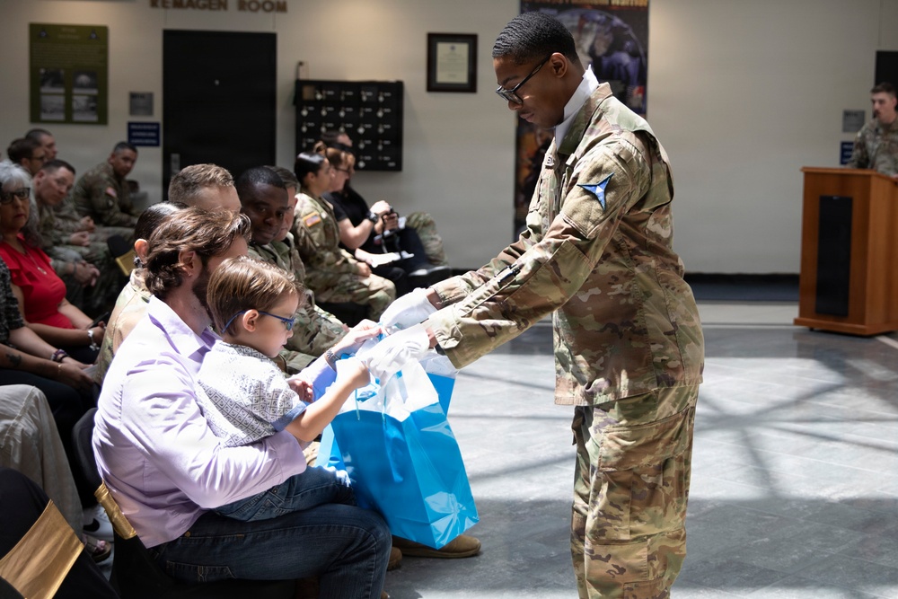Signal Intelligence and Sustainment Company Change of Command