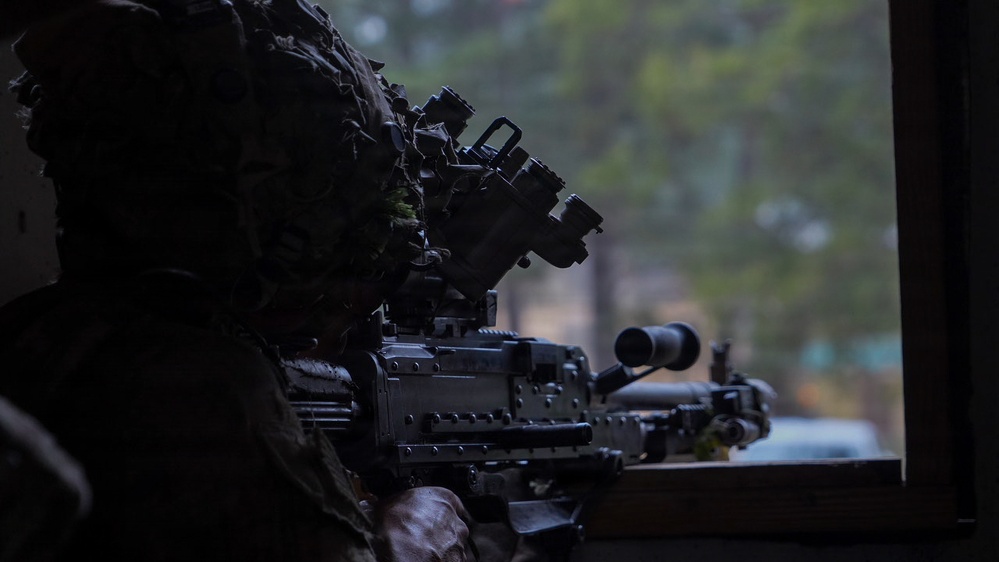 101st "Rakkasans" Soldiers Assault an Urban Training Village at JRTC