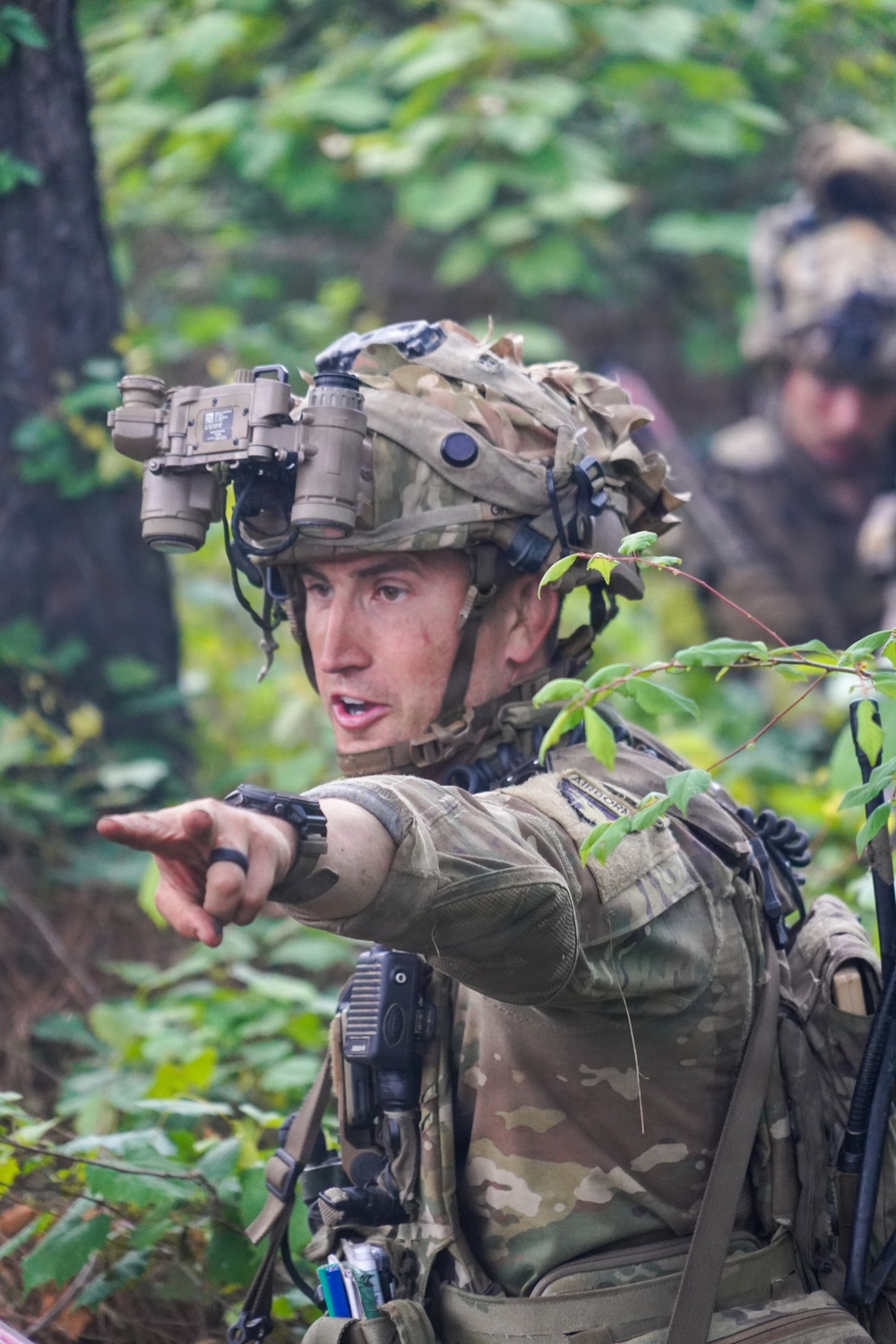 101st "Rakkasans" Soldiers conduct an urban assault at JRTC