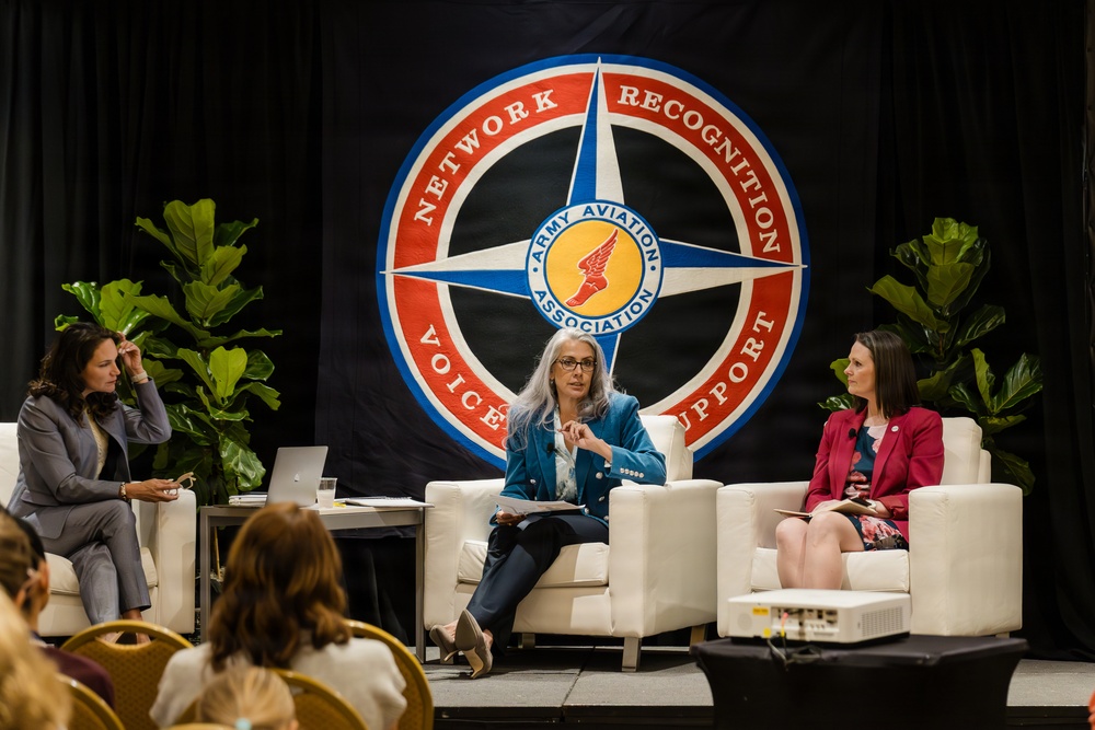 Army Aviation Spouses Discuss Resilience in Careers at AAAA Summit
