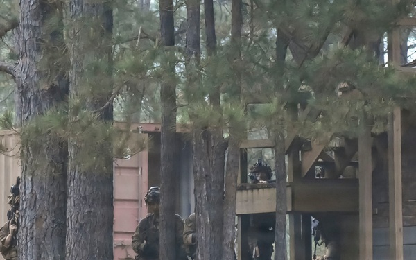 101st "Rakkasans" Soldiers Assault an Urban Training Village at JRTC