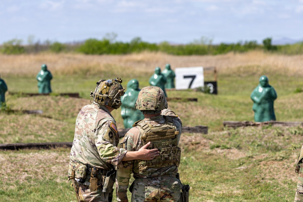 451st Expeditionary Sustainment Command Soldiers Complete M17 Range